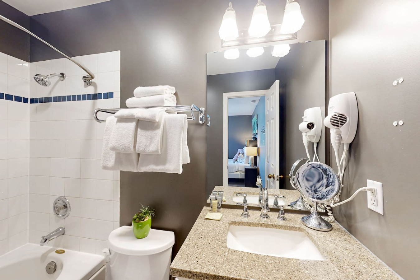 The Adventure Pad: Pool, Hot Tub, Tennis! | Photo 12