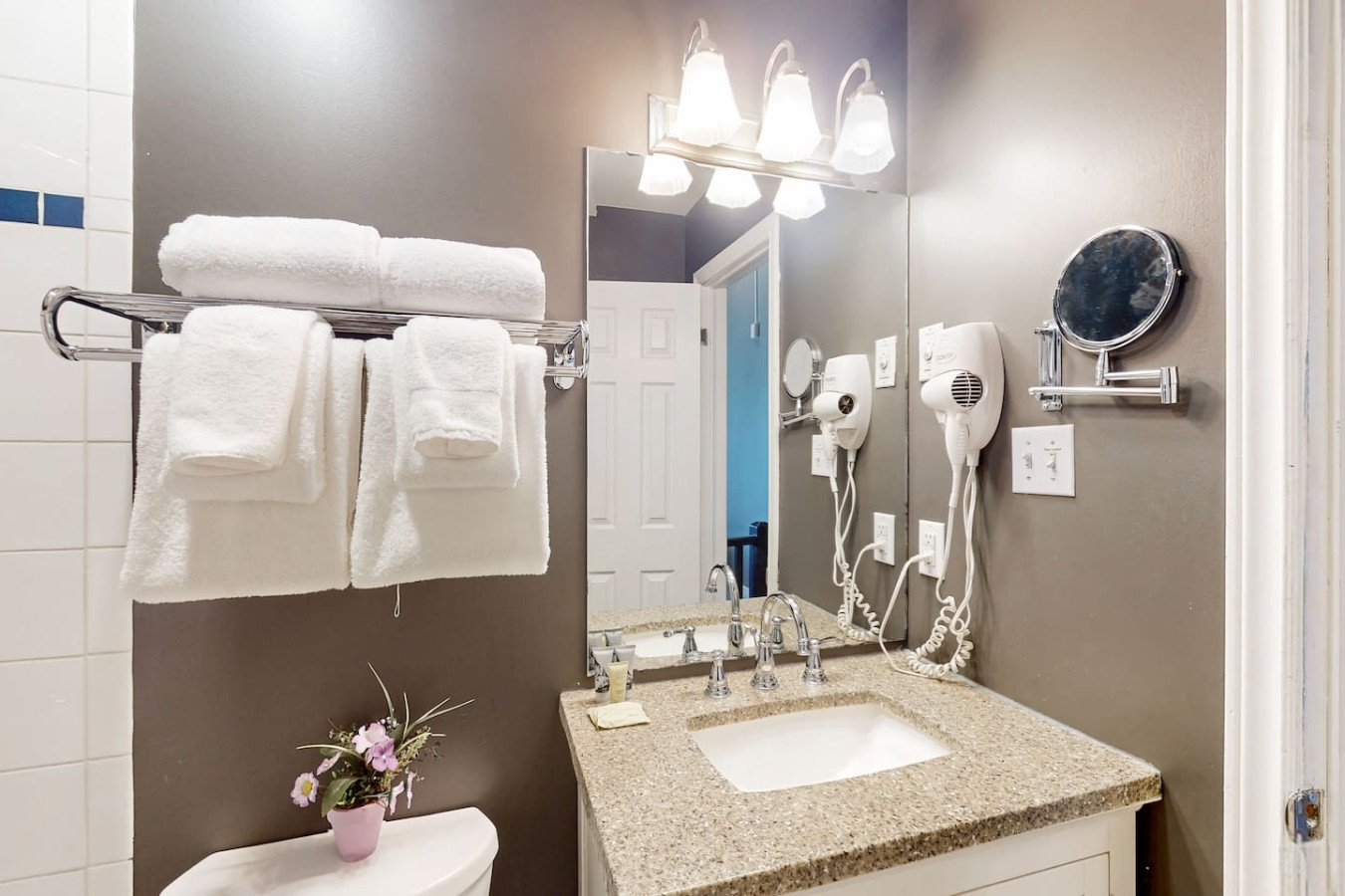 The Adventure Pad: Pool, Hot Tub, Tennis! | Photo 15