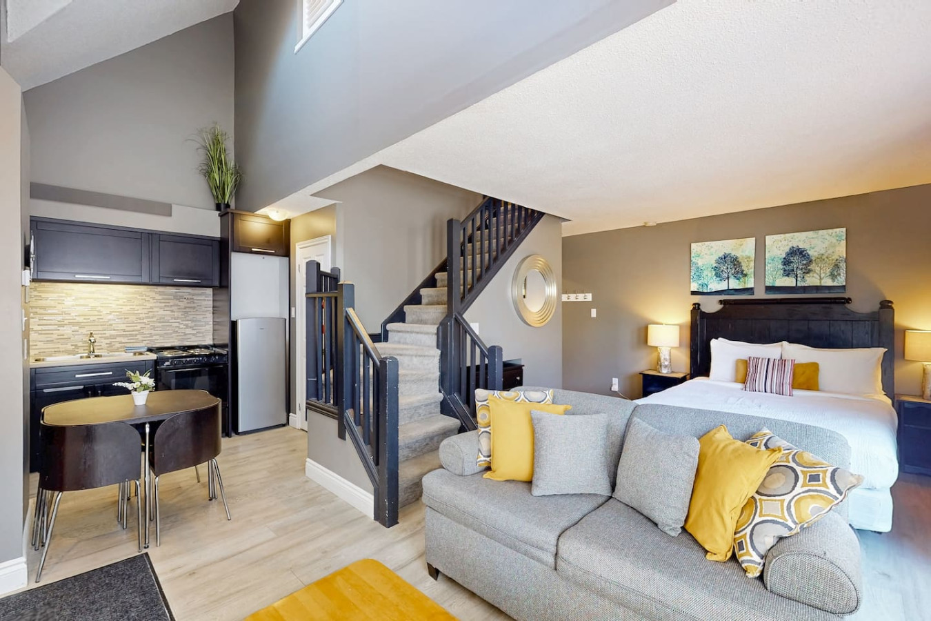 The Adventure Pad: Pool, Hot Tub, Tennis!