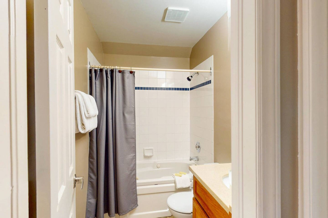 Creekside Loft at BM | Pool, Hot Tub, Tennis! | Photo 11