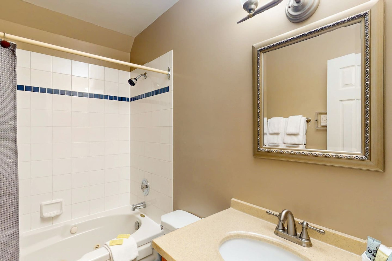 Creekside Loft at BM | Pool, Hot Tub, Tennis! | Photo 12