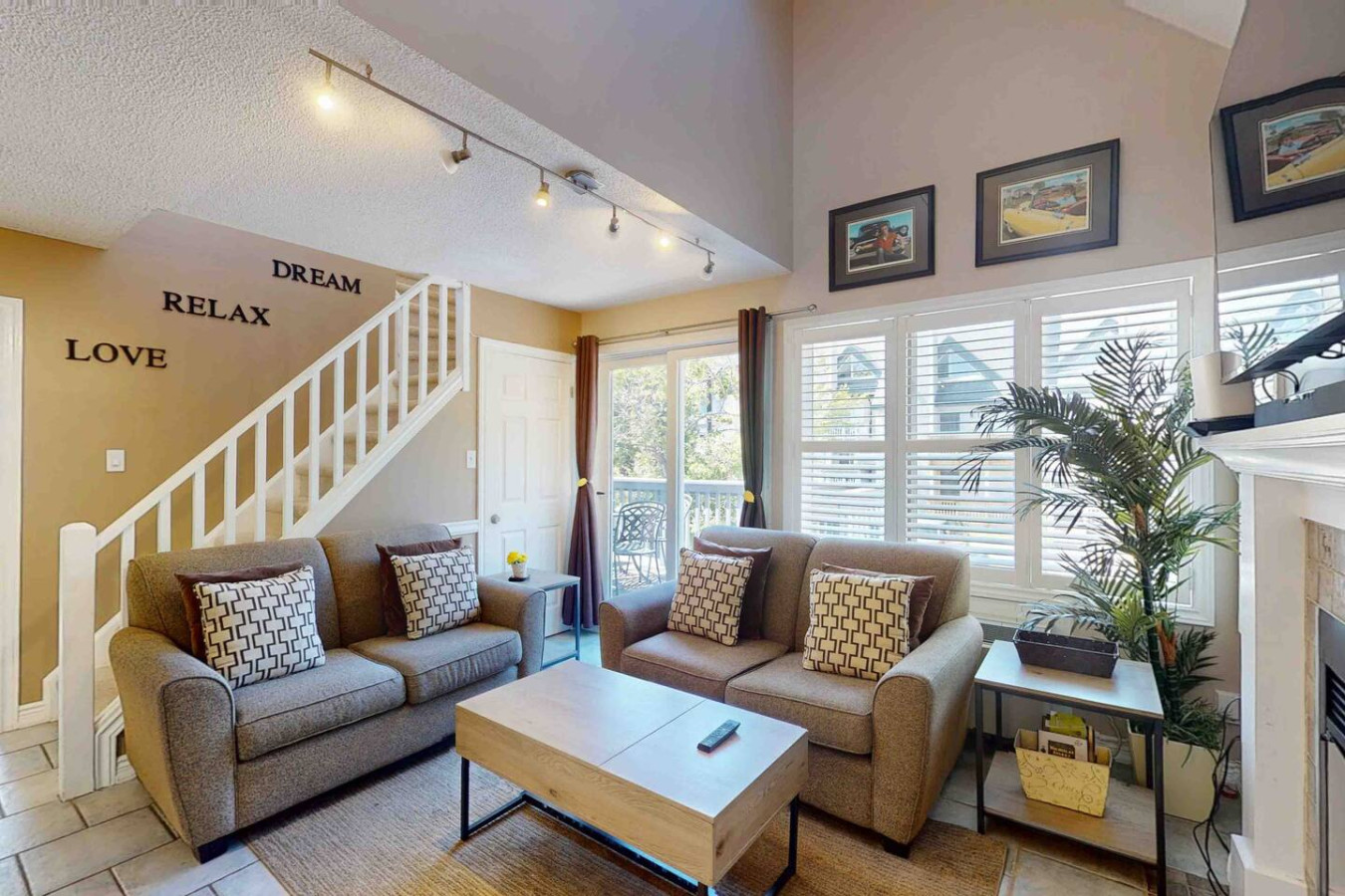 Blue Vibes Only: Pool, Hot Tub, Tennis! | Photo 2