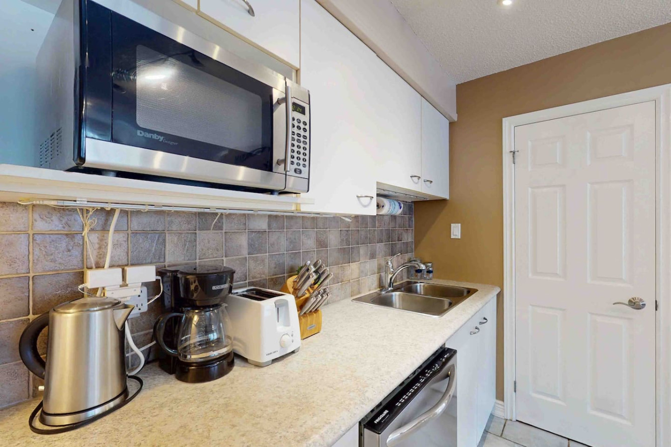 Blue Vibes Only: Pool, Hot Tub, Tennis! | Photo 8