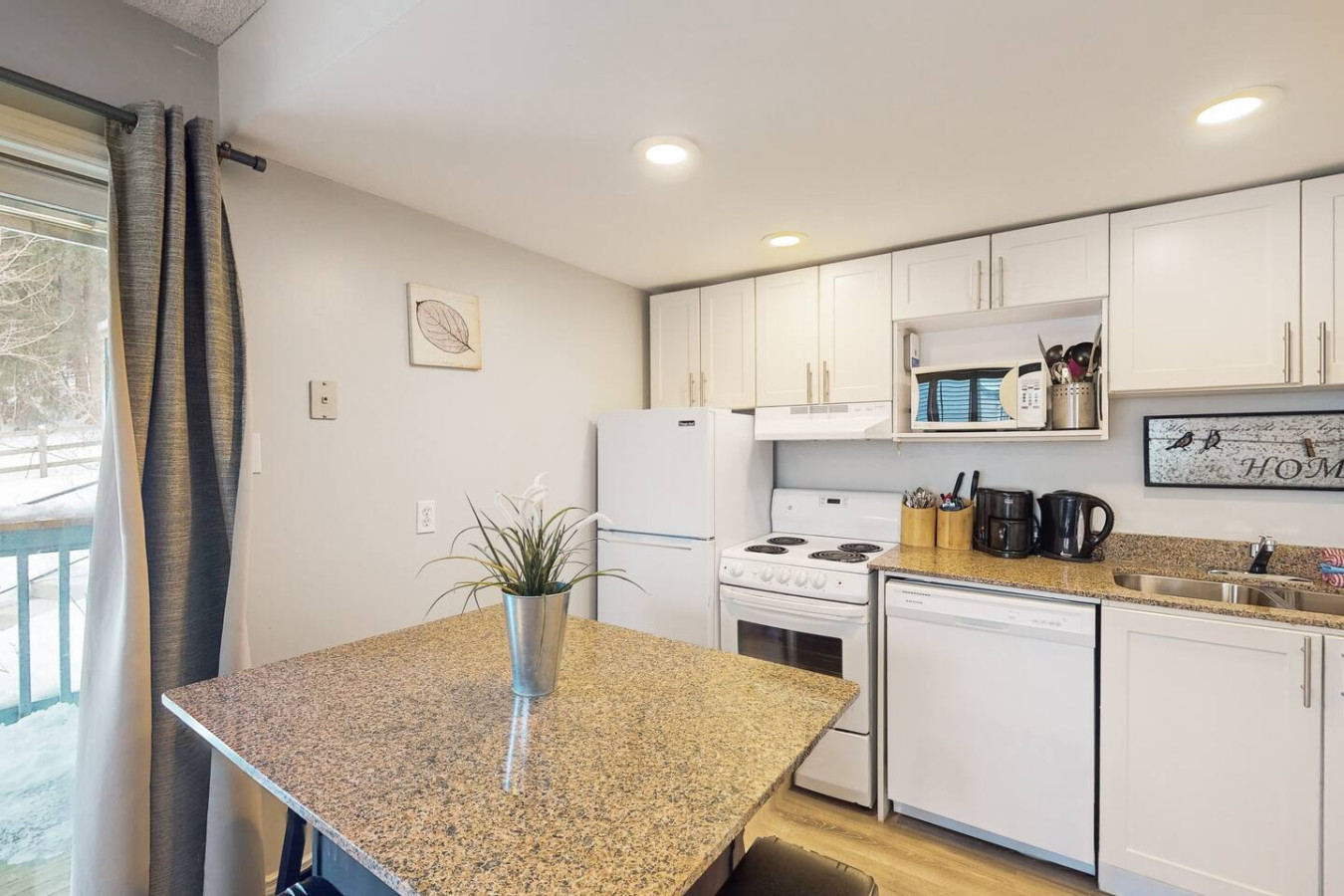 Modern Rustic North Creek | Pool, Hot Tub, Tennis | Photo 8