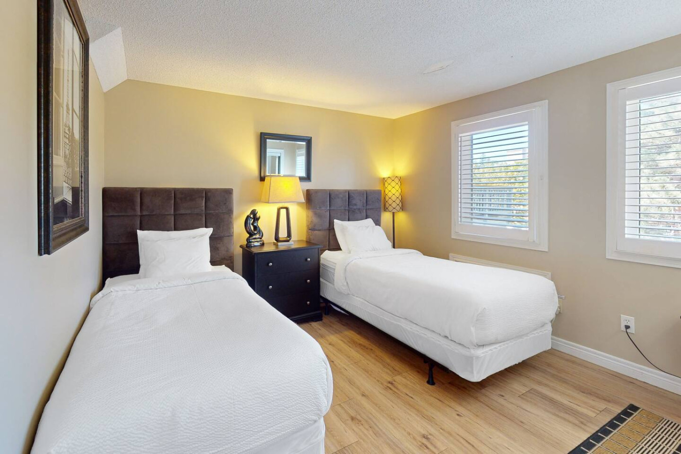 Bright Creekside Condo - Pool, Hot Tub, Tennis! | Photo 15