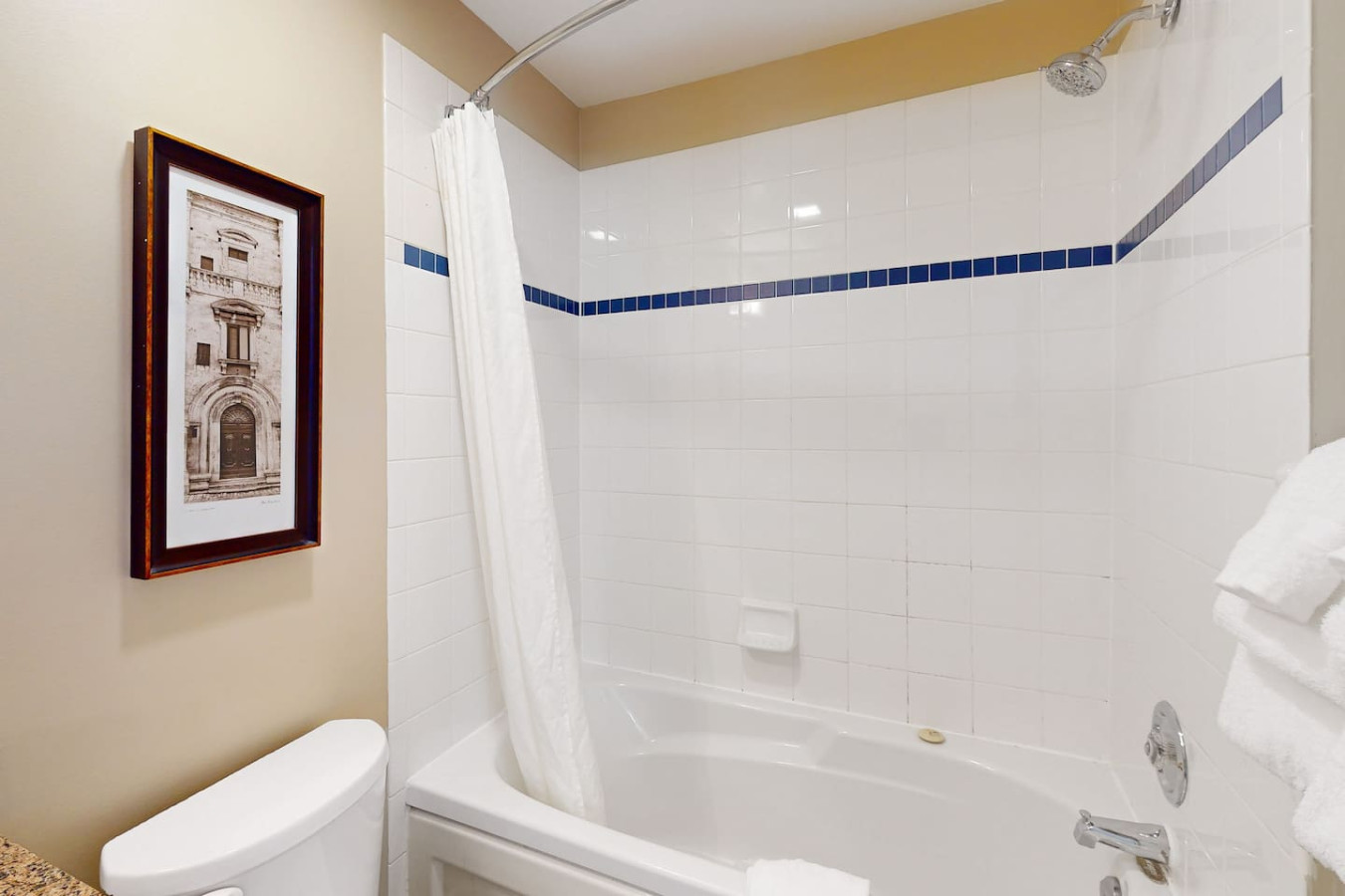 Bright Creekside Condo - Pool, Hot Tub, Tennis! | Photo 18