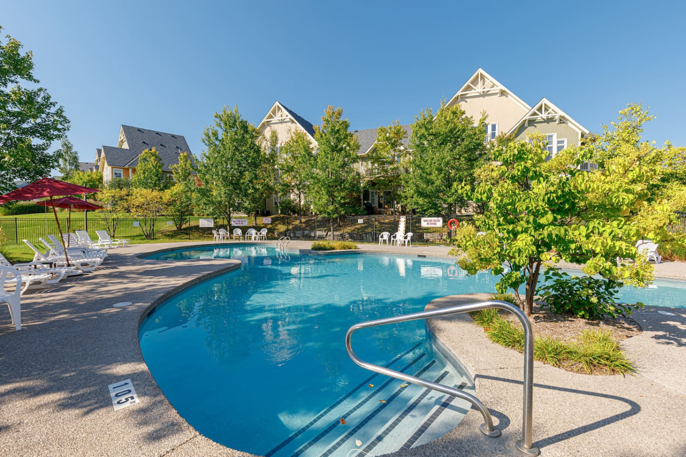 Eagle's Escape at Blue Mtn: Summer Pool + Hot Tub | Photo 16