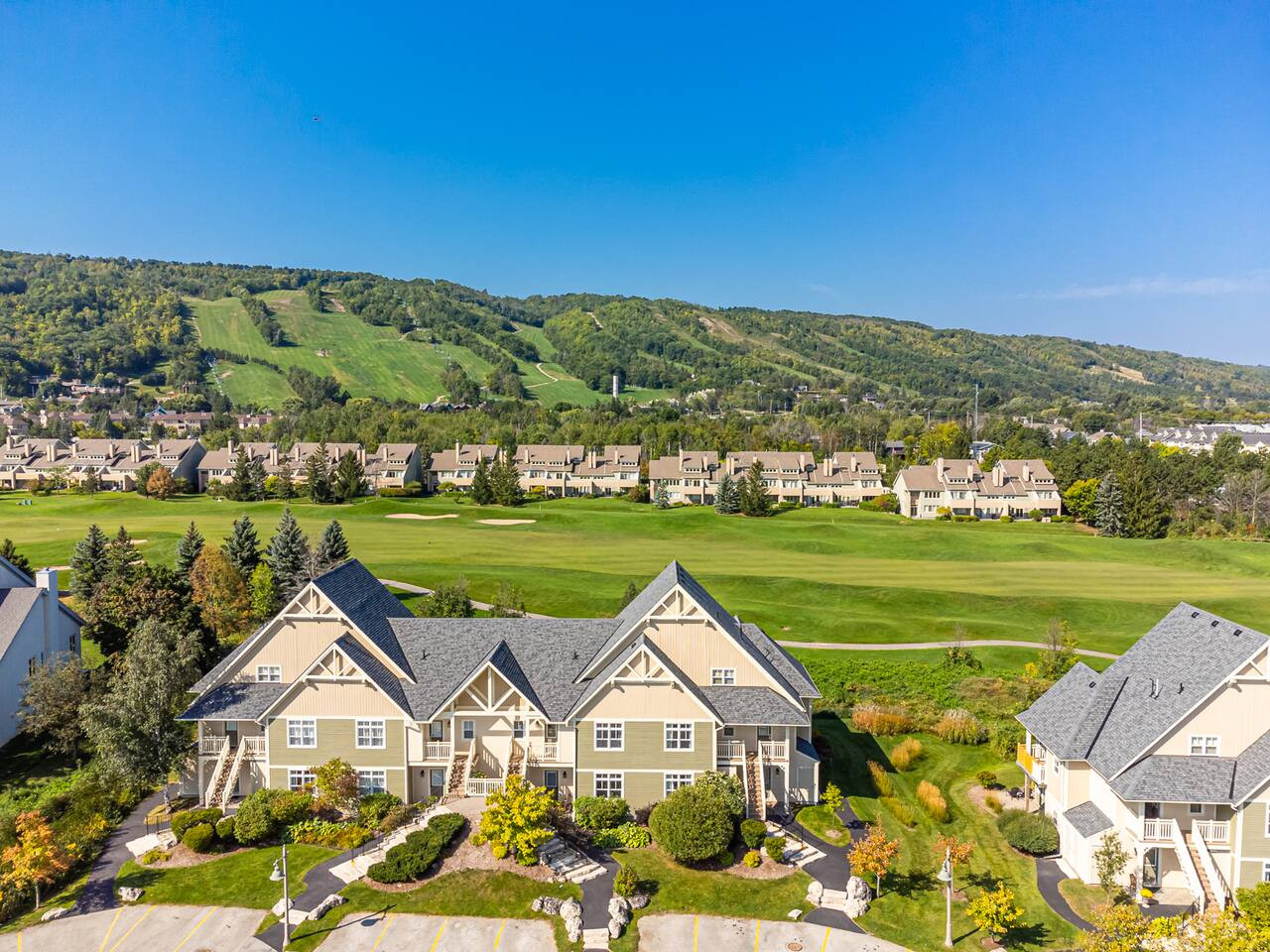 Eagle's Escape at Blue Mtn: Summer Pool + Hot Tub | Photo 5
