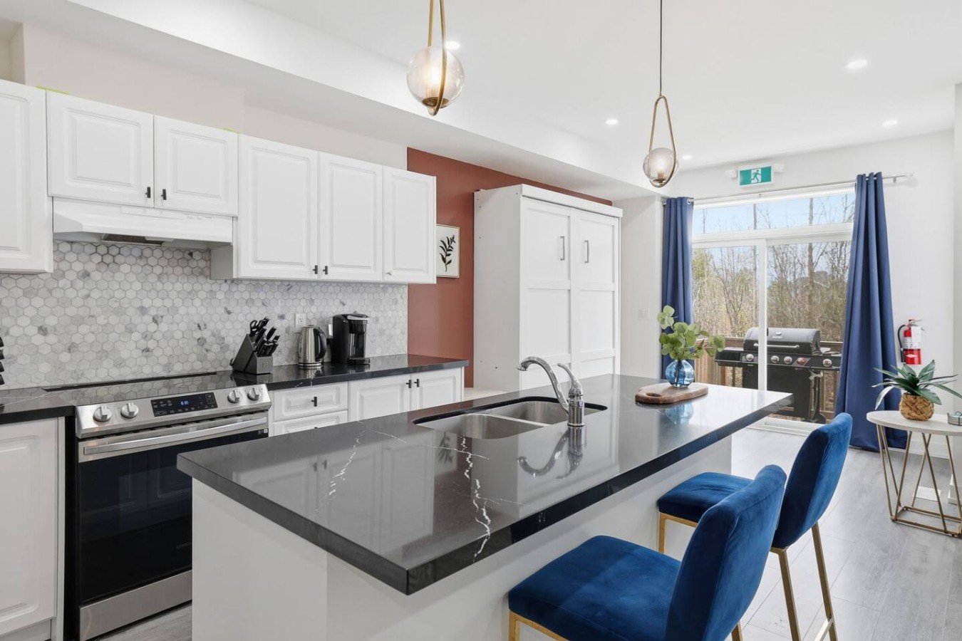 Crosswinds Peak: Sleek 3BDR - Mins to BM Village | Photo 11