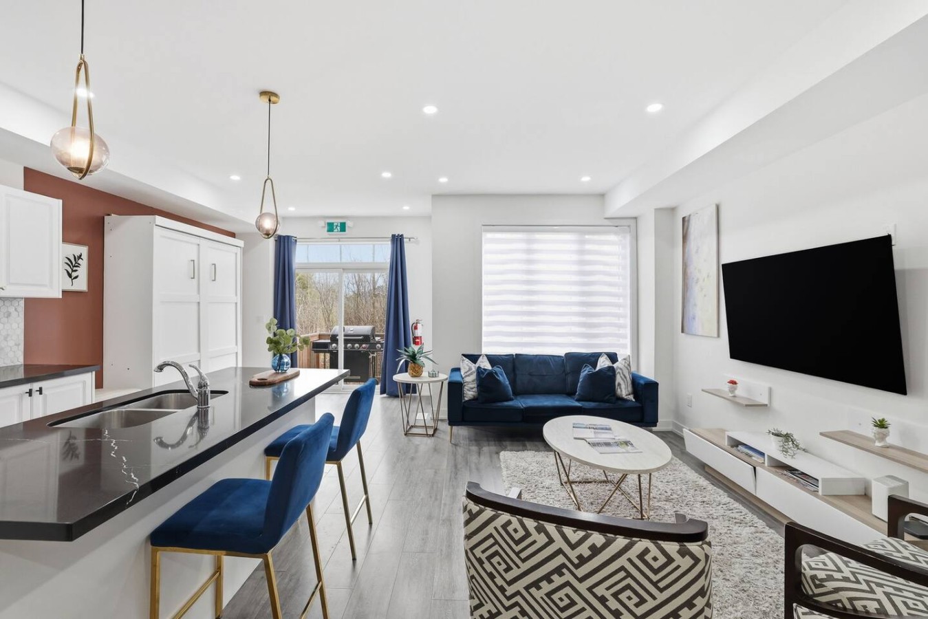 Crosswinds Peak: Sleek 3BDR - Mins to BM Village | Photo 8