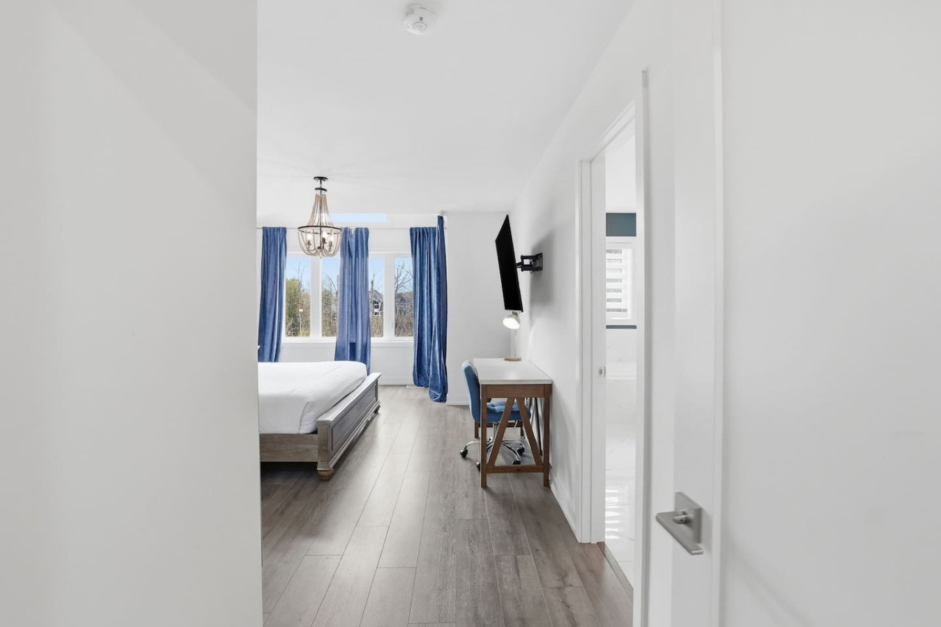 Crosswinds Peak: Sleek 3BDR - Mins to BM Village | Photo 22