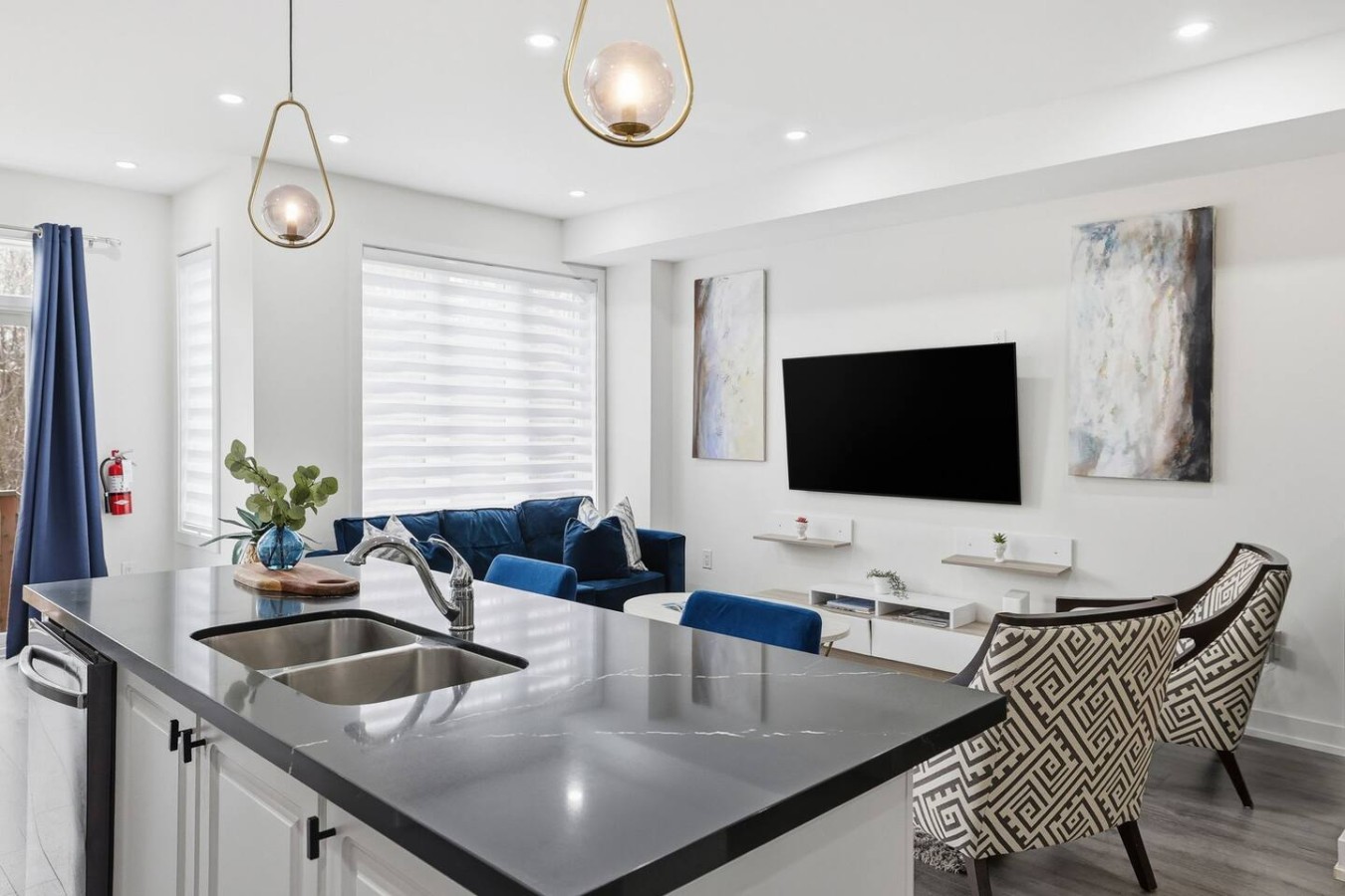 Crosswinds Peak: Sleek 3BDR - Mins to BM Village | Photo 10