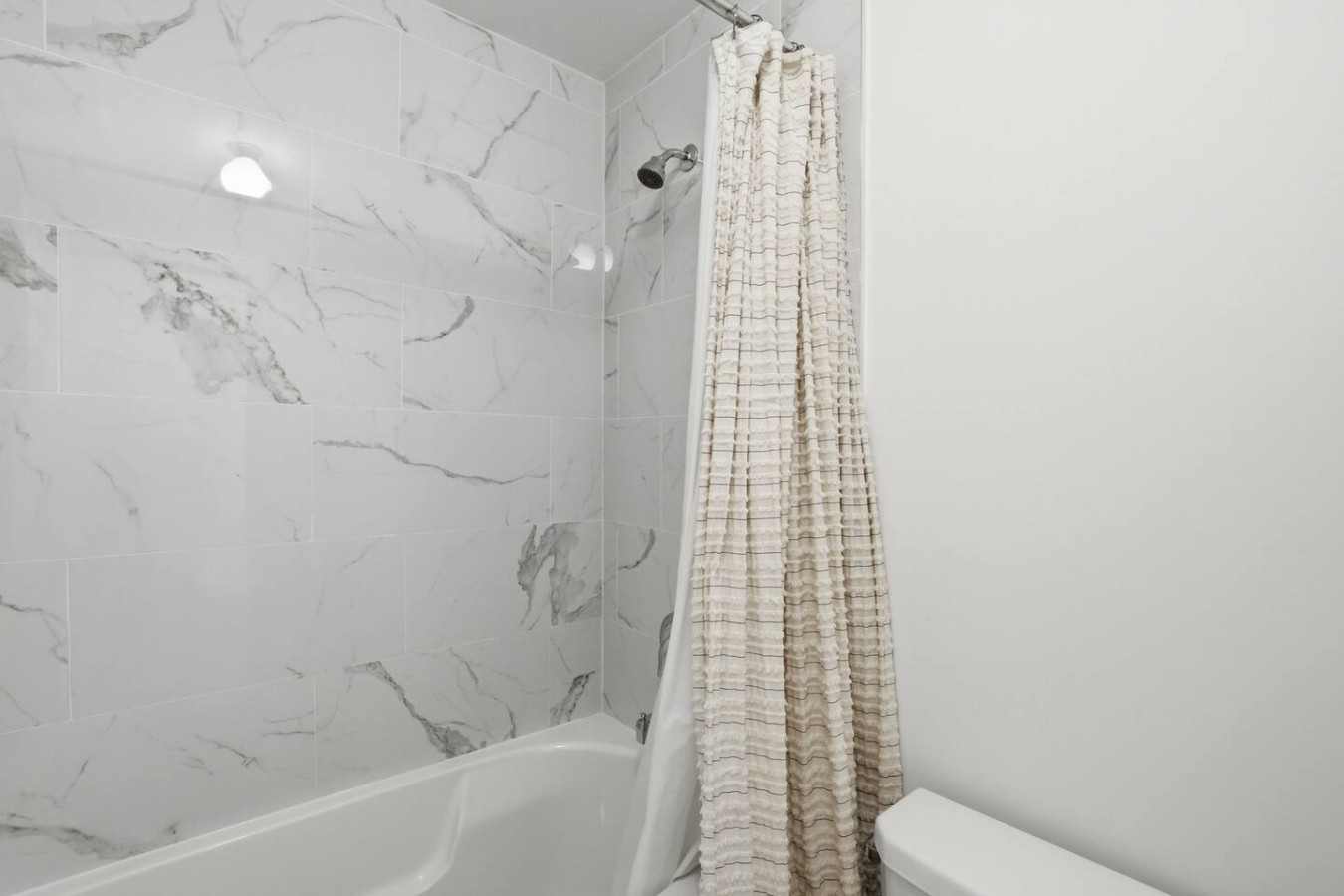 Crosswinds Peak: Sleek 3BDR - Mins to BM Village | Photo 32