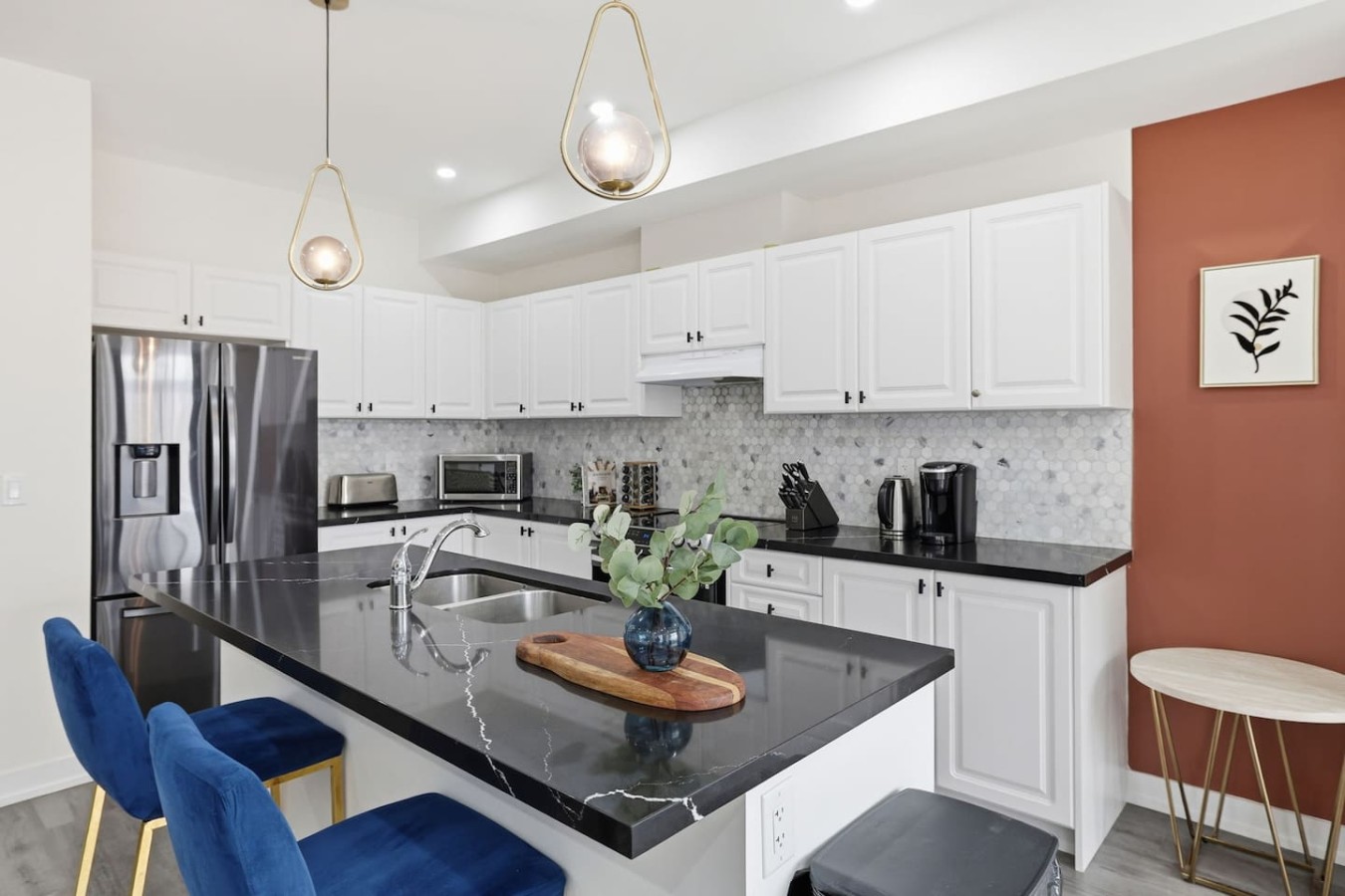 Crosswinds Peak: Sleek 3BDR - Mins to BM Village | Photo 13