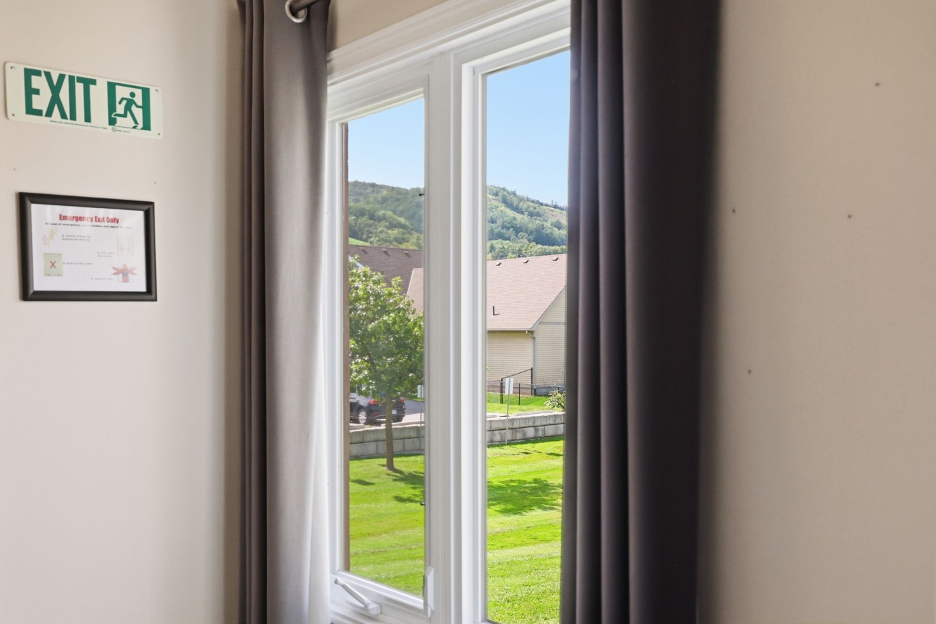 Village Side 3BDR | New Kitchen & Private Patio 25