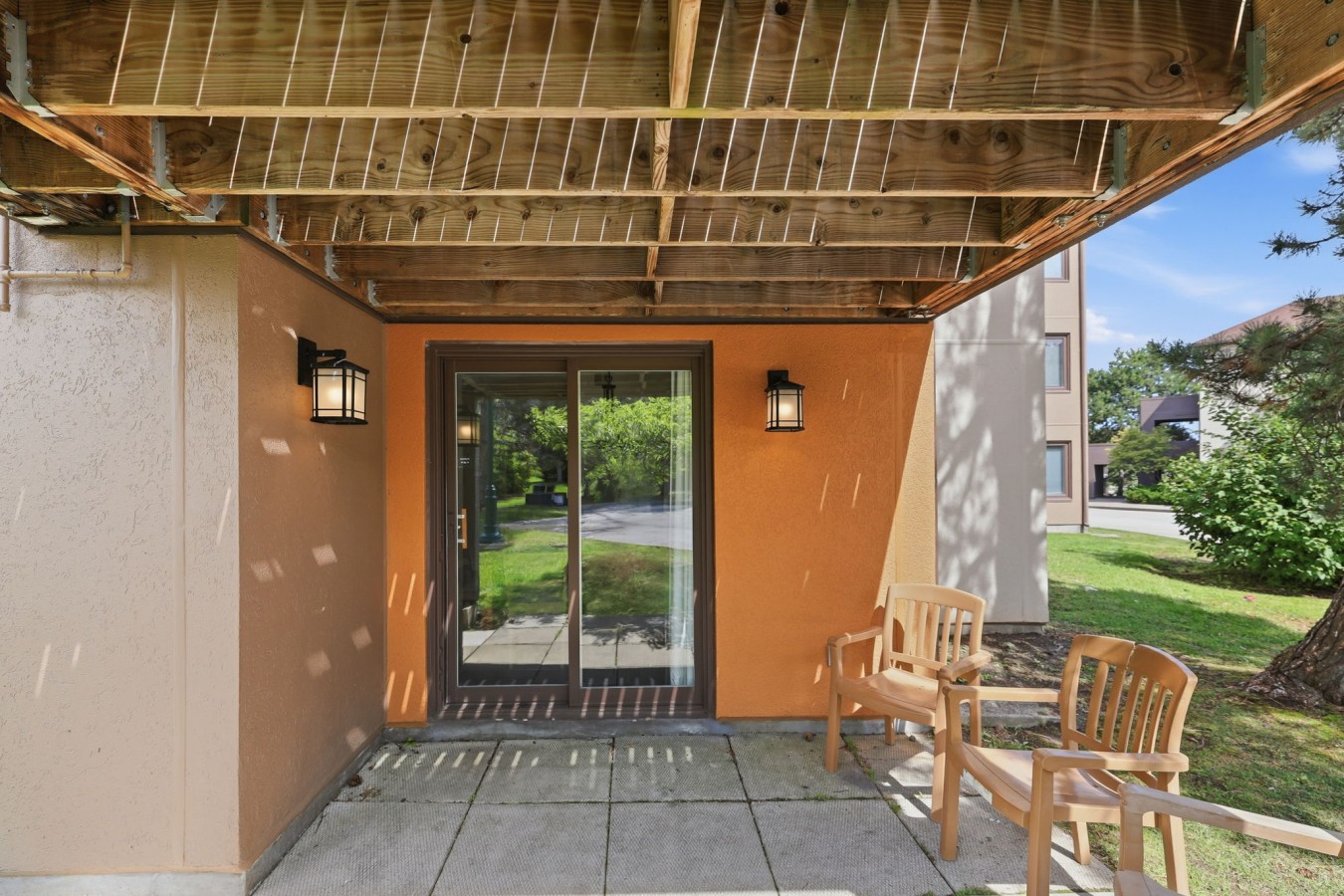 Village Side 3BDR | New Kitchen & Private Patio 20