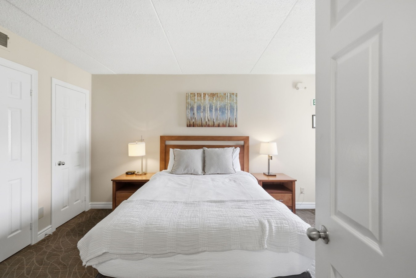 Village Side 3BDR | New Kitchen & Private Patio 22