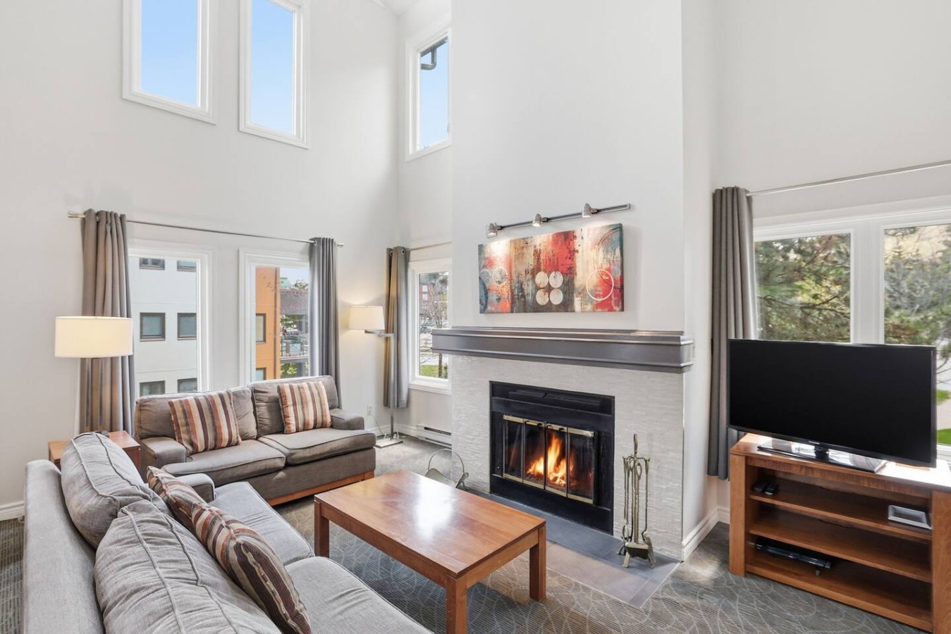 Village Steps | 3BDR Loft with Cathedral Ceilings