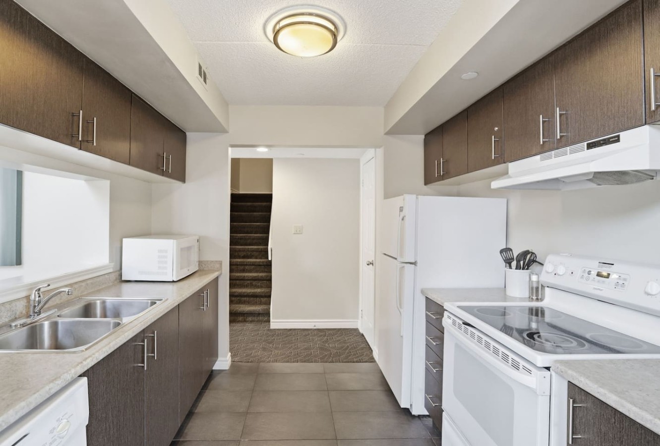 Village Steps | 3BDR Loft with Cathedral Ceilings | Photo 10
