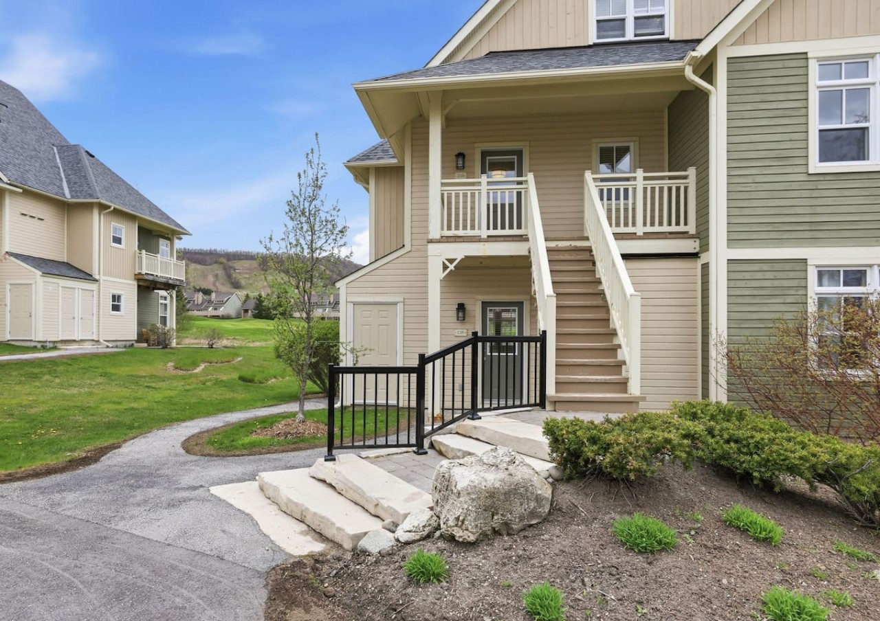 Birdie’s Eye View: Steps to Village & Golf | Photo 36