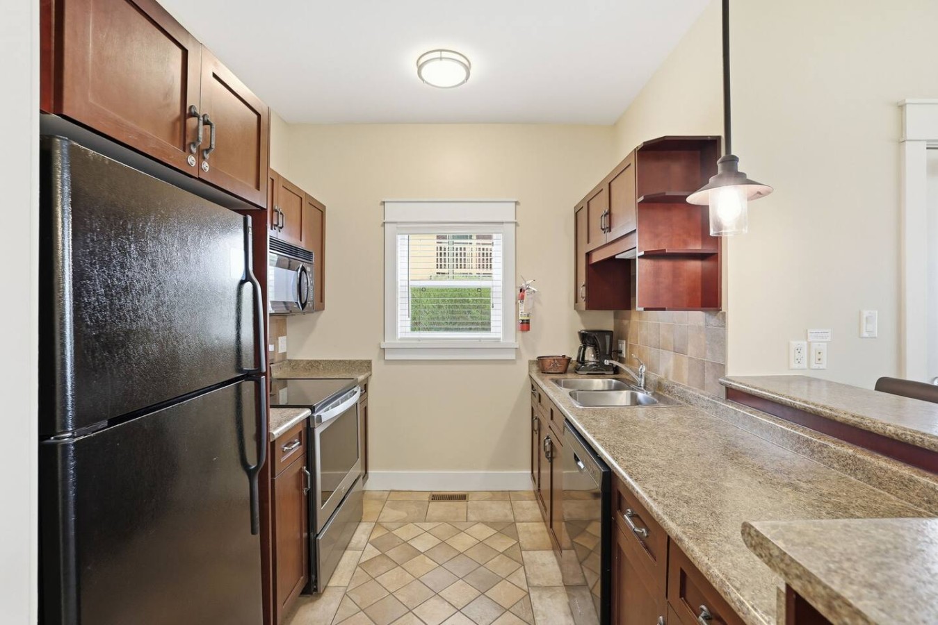 Private End-Unit: Golf Views & Steps to Village | Photo 8