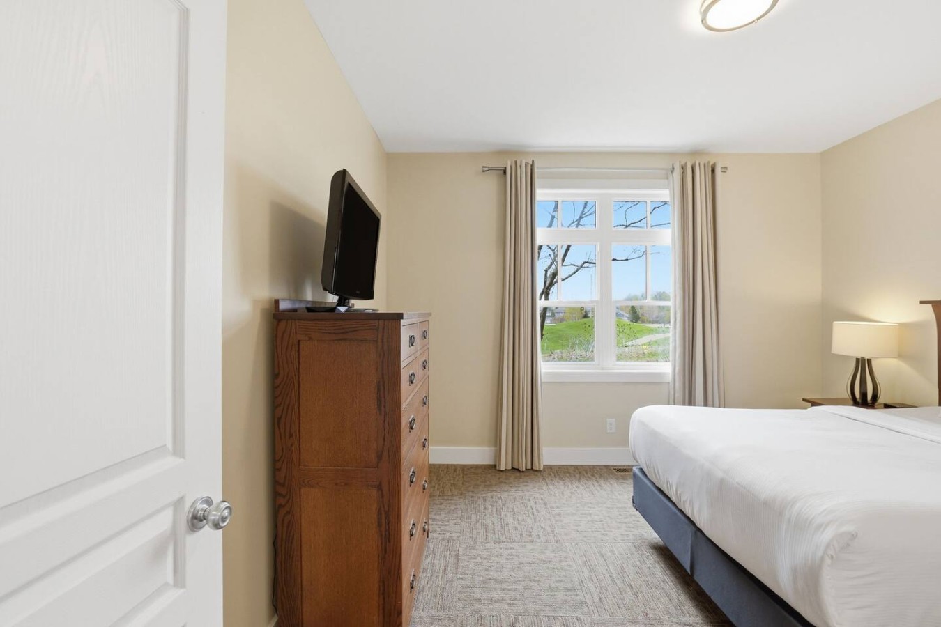 Private End-Unit: Golf Views & Steps to Village | Photo 17