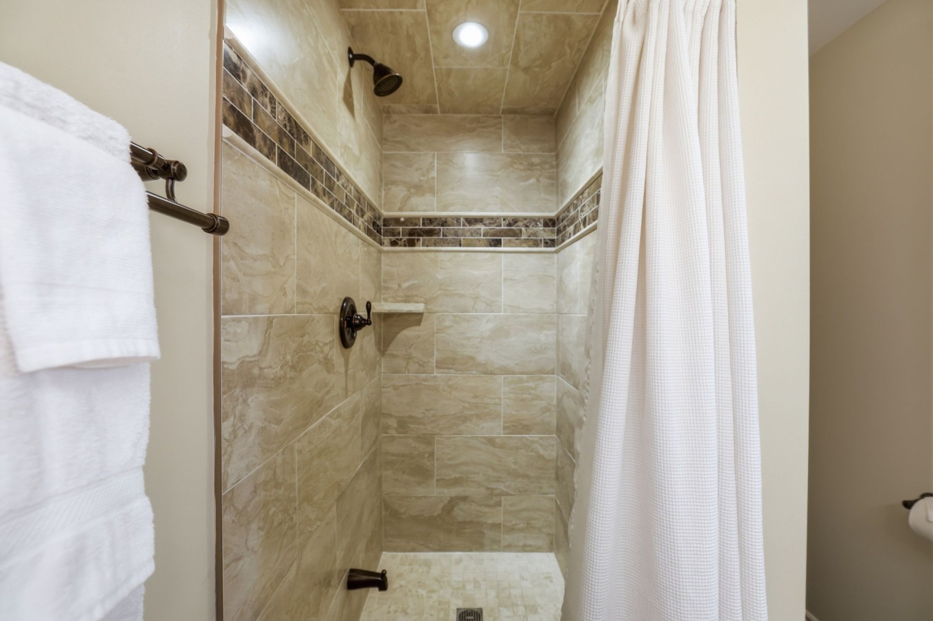 Steps to Village & Slopes | Spacious 3BDR Retreat 35