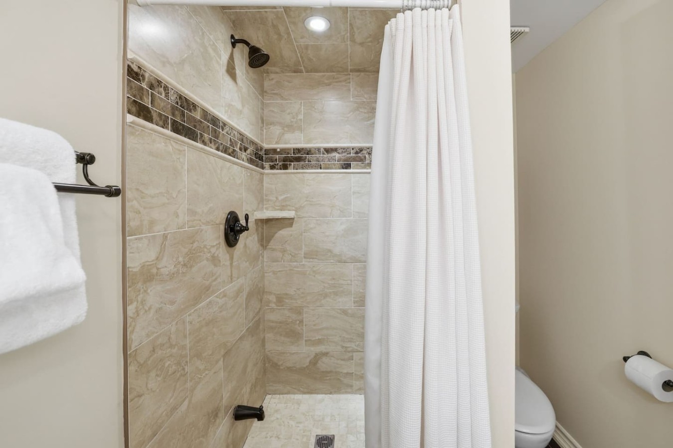 Steps to Village & Slopes | Spacious 3BDR Retreat | Photo 24
