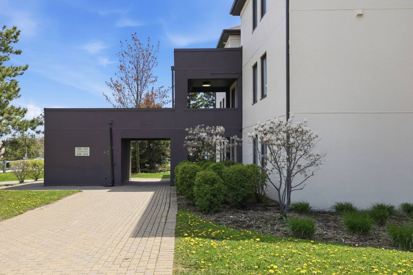 3BDR Blue Mountain Gem | Walk to Village & Ski 36