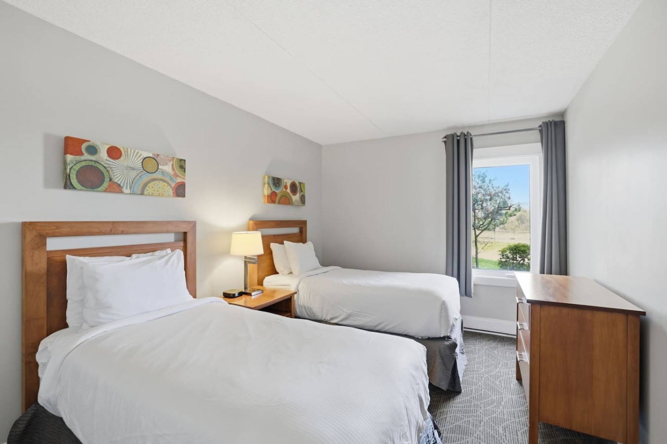 3BDR Blue Mountain Gem | Walk to Village & Ski 27
