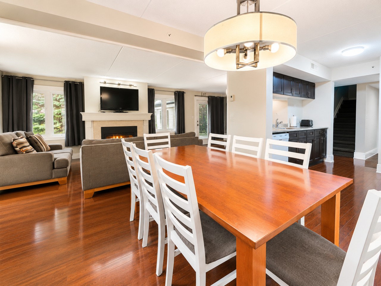 3BDR Blue Mountain Gem | Walk to Village & Ski 15