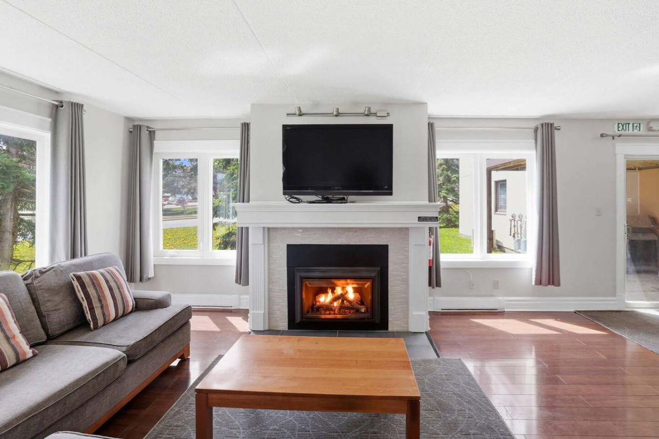 3BDR Blue Mountain Gem | Walk to Village & Ski 7