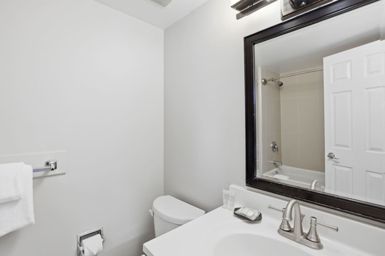 3BDR Blue Mountain Gem | Walk to Village & Ski 19
