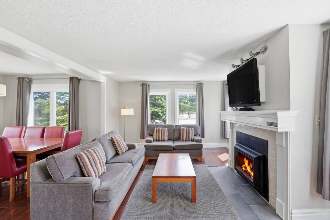 3BDR Blue Mountain Gem | Walk to Village & Ski