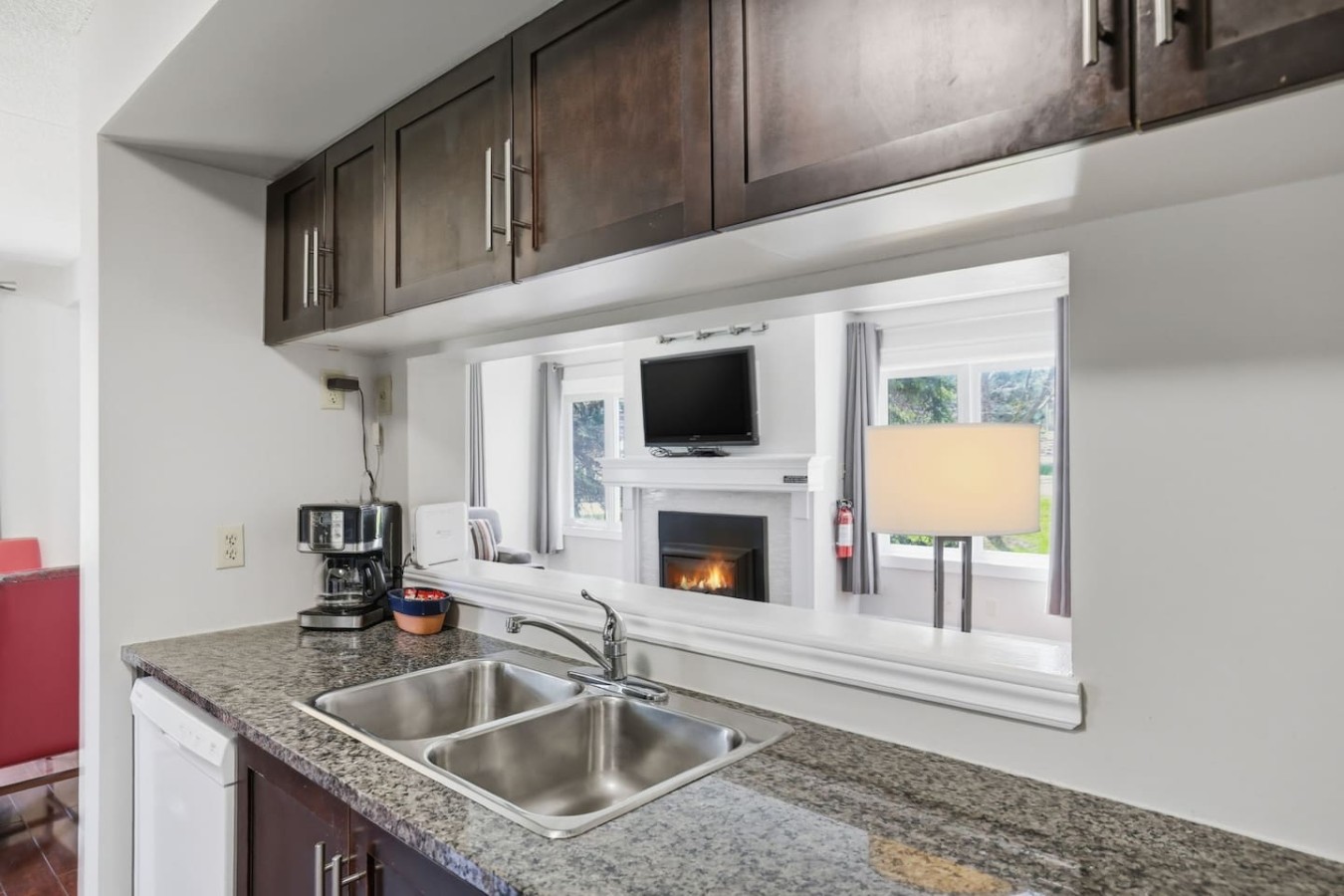 3BDR Blue Mountain Gem | Walk to Village & Ski 12