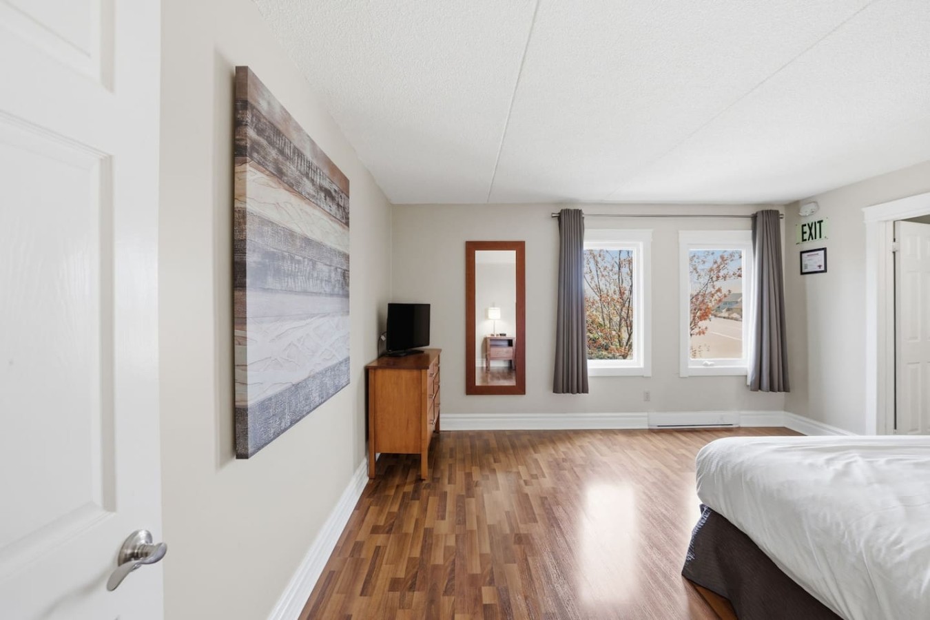 3BDR Blue Mountain Gem | Walk to Village & Ski 18