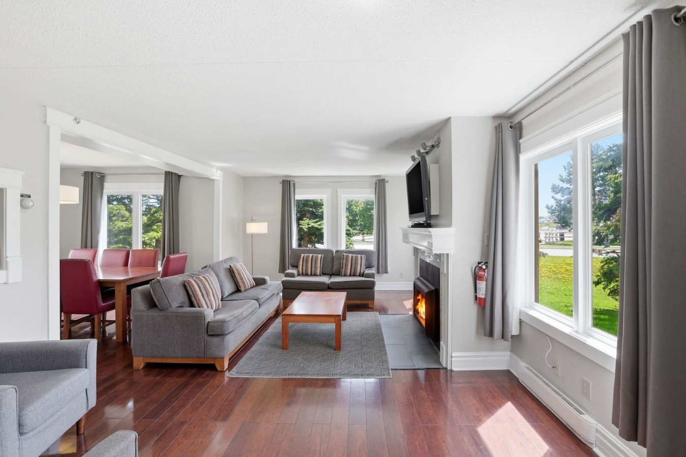 3BDR Blue Mountain Gem | Walk to Village & Ski 6