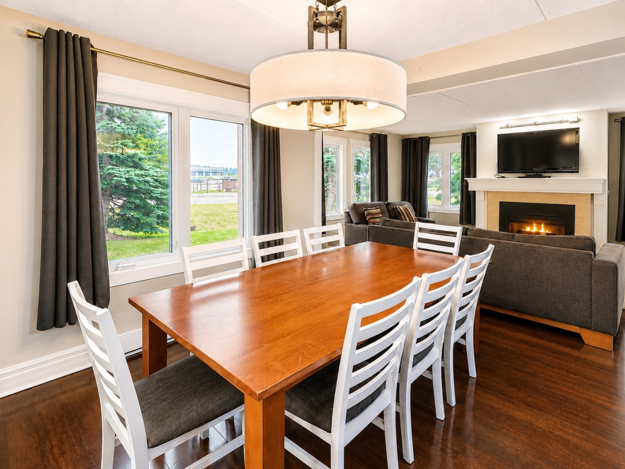 3BDR Blue Mountain Gem | Walk to Village & Ski 16