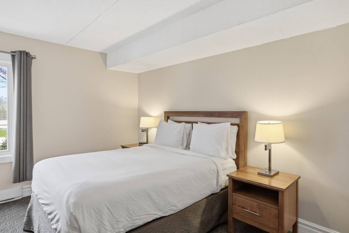 3BDR Blue Mountain Gem | Walk to Village & Ski 21