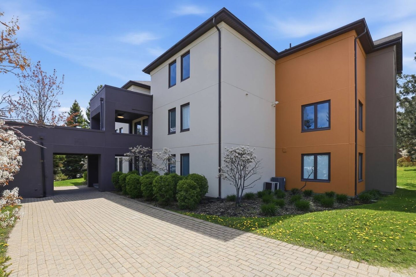 3BDR Blue Mountain Gem | Walk to Village & Ski 35