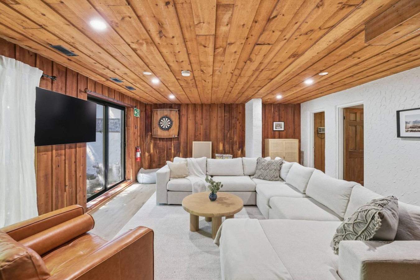 Whispering Pines Lodge | Photo 23