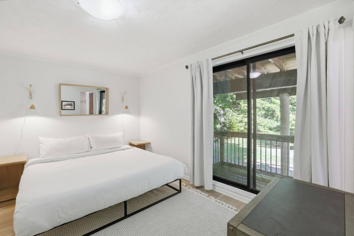 Whispering Pines Lodge | Photo 4
