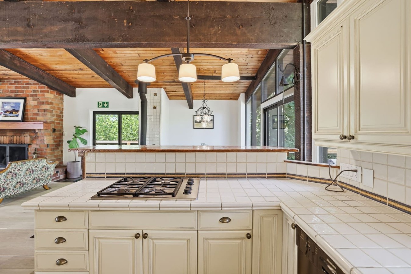 Whispering Pines Lodge | Photo 16