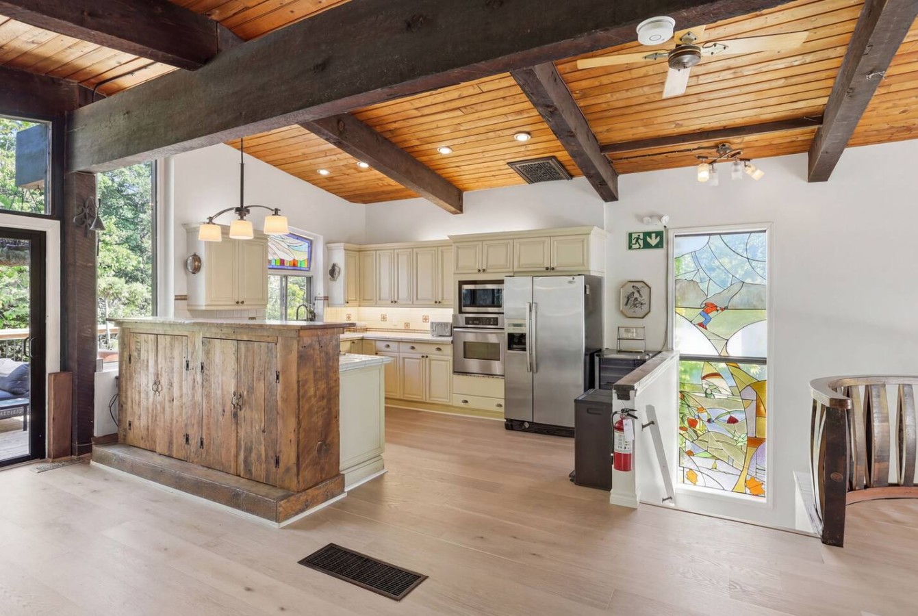 Whispering Pines Lodge | Photo 12