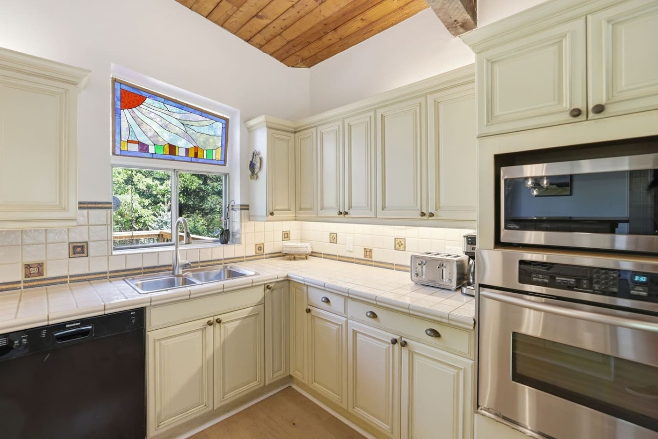 Whispering Pines Lodge | Photo 15