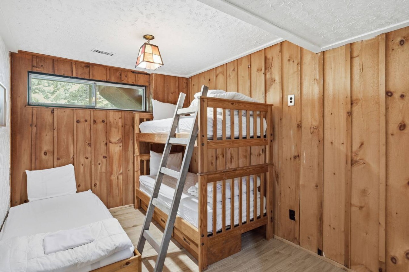 Whispering Pines Lodge | Photo 39