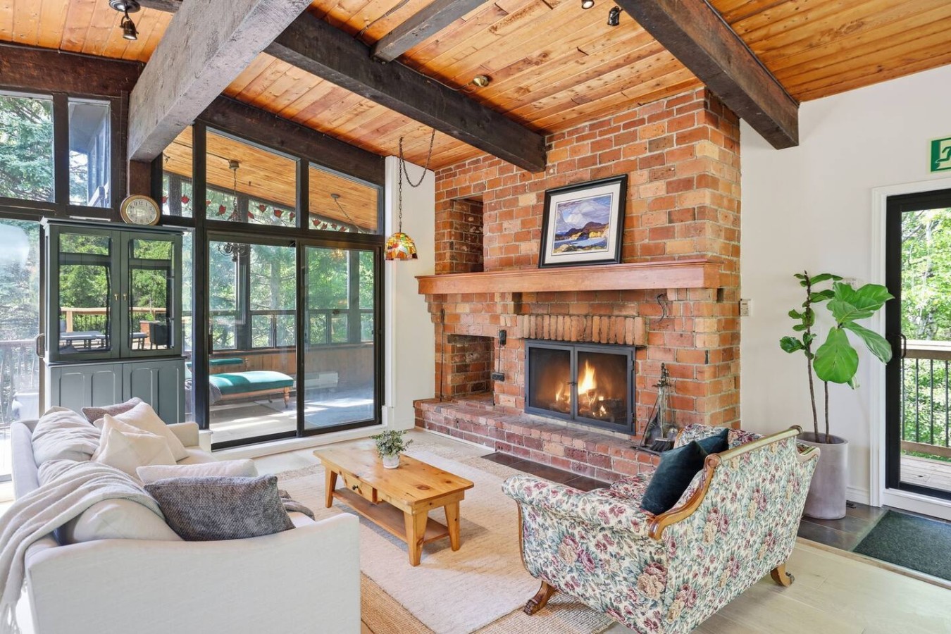 Whispering Pines Lodge | Photo 6