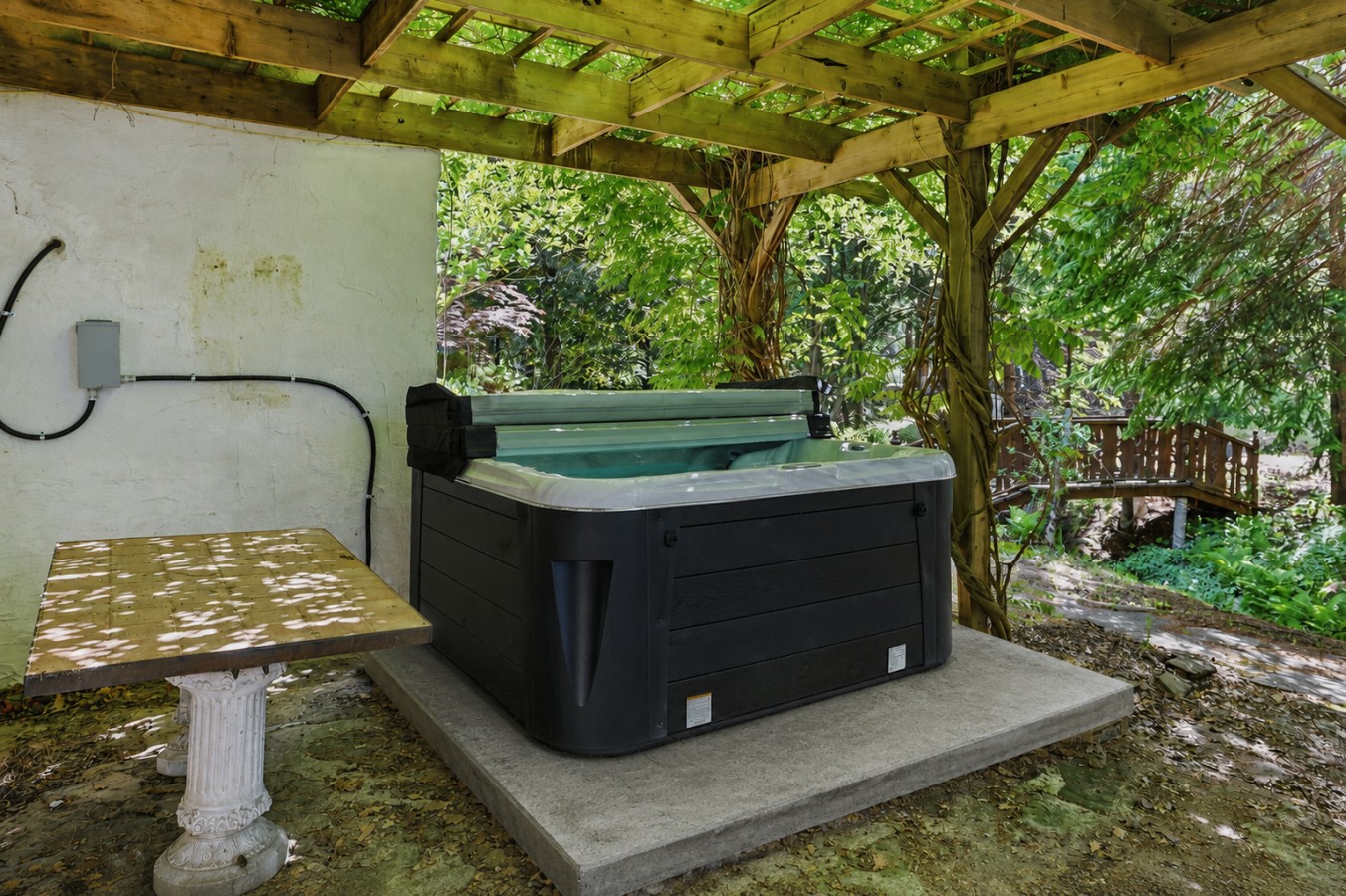 Whispering Pines Lodge | Photo 43