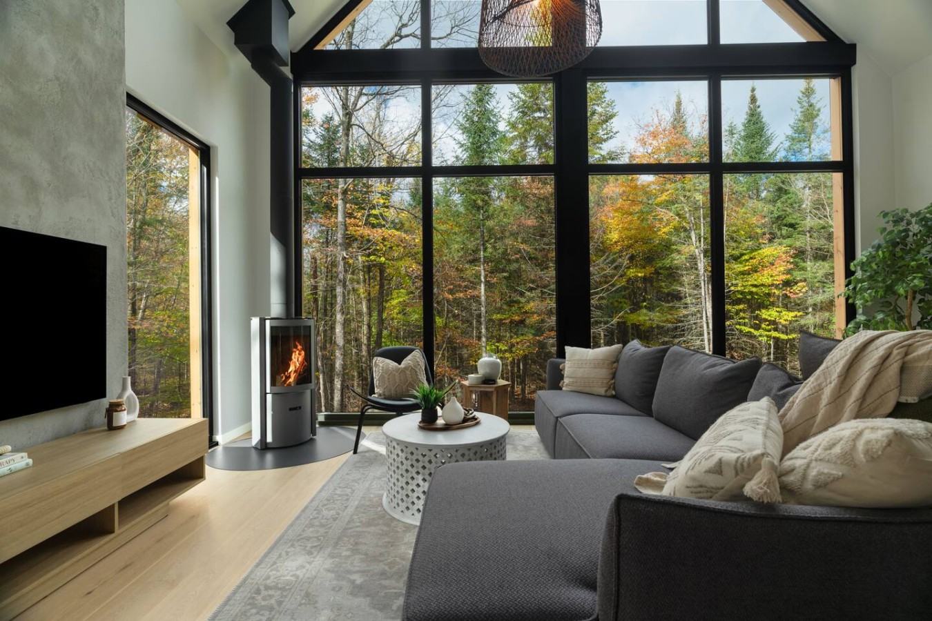 Le Naro Cabin: Forest Escape w/ Hot Tub & Fire Pit | Photo 9