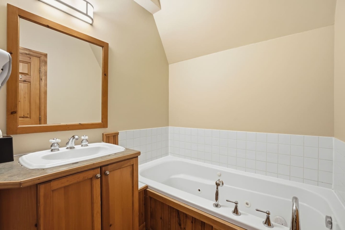 215 Snowbridge with Summer Pool | Photo 25